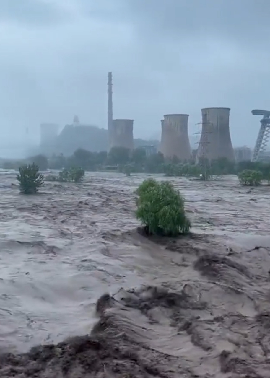 受台风"杜苏芮"影响,7月29日至8月2日,北京遭遇了特大暴雨灾害.