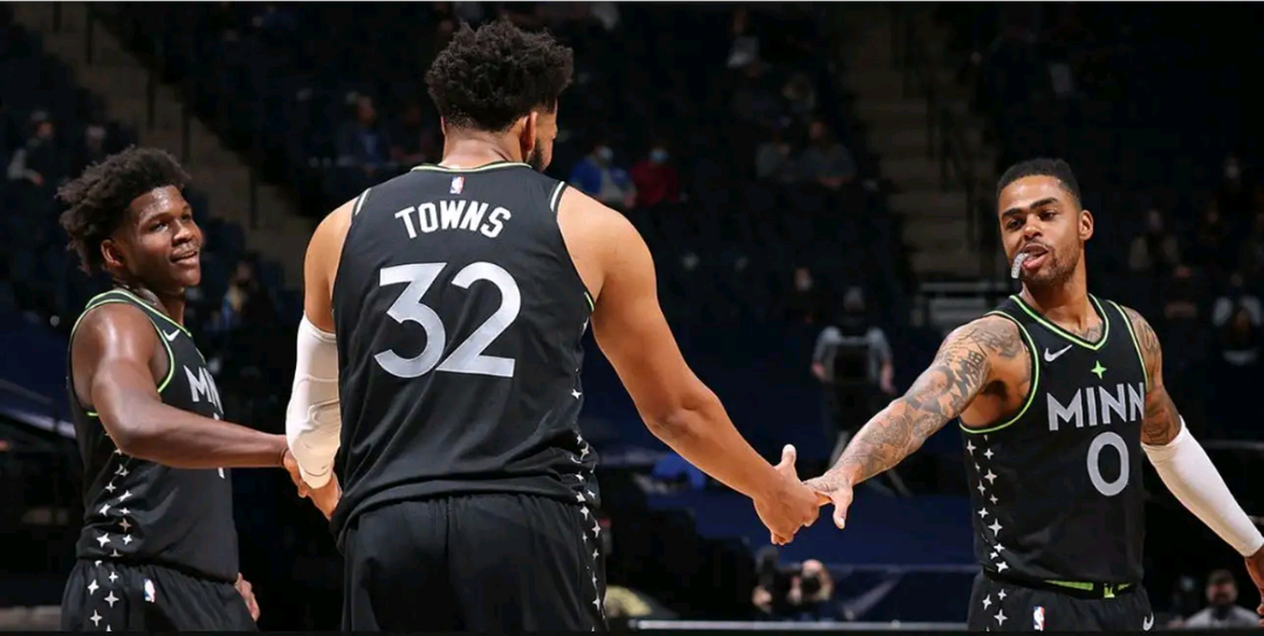 唐斯ins上晒出与拉塞尔爱德华兹的合照  02月09日讯 根据shams