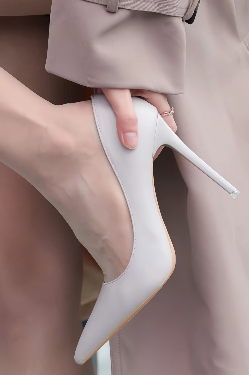 专门为你们拍的,喜欢就收#丝袜# #美腿丝袜高跟鞋# #美脚