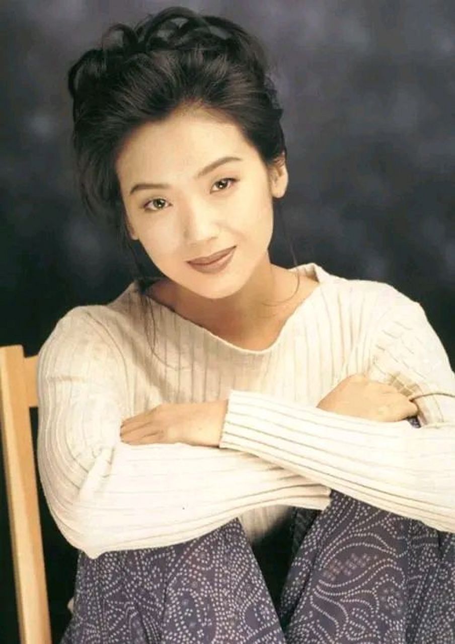 2004年,刘德华费尽心机将吴倩莲请到自己的万人演唱会上,唱到动情处