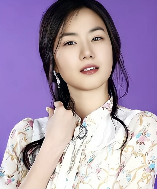 韩国气质女星——刘荷娜