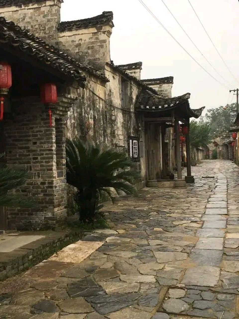 西河古村落位于河南信阳新县周河乡地处河南和湖北的交界的大别山腹地