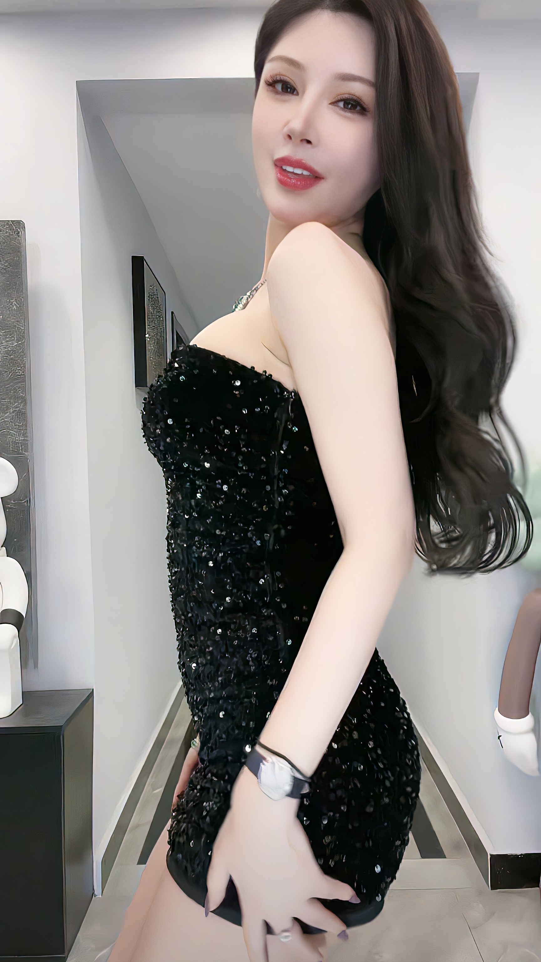 身材不凡的"单身女模特""身材不凡的子涵老师,身高1.68米