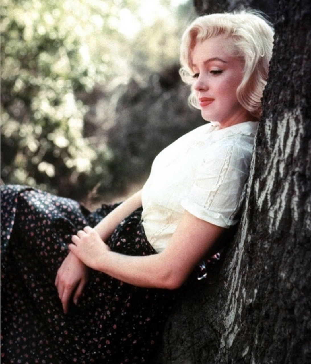 1962年8月5日,三十六岁的玛丽莲·梦露在家中猝然离世.