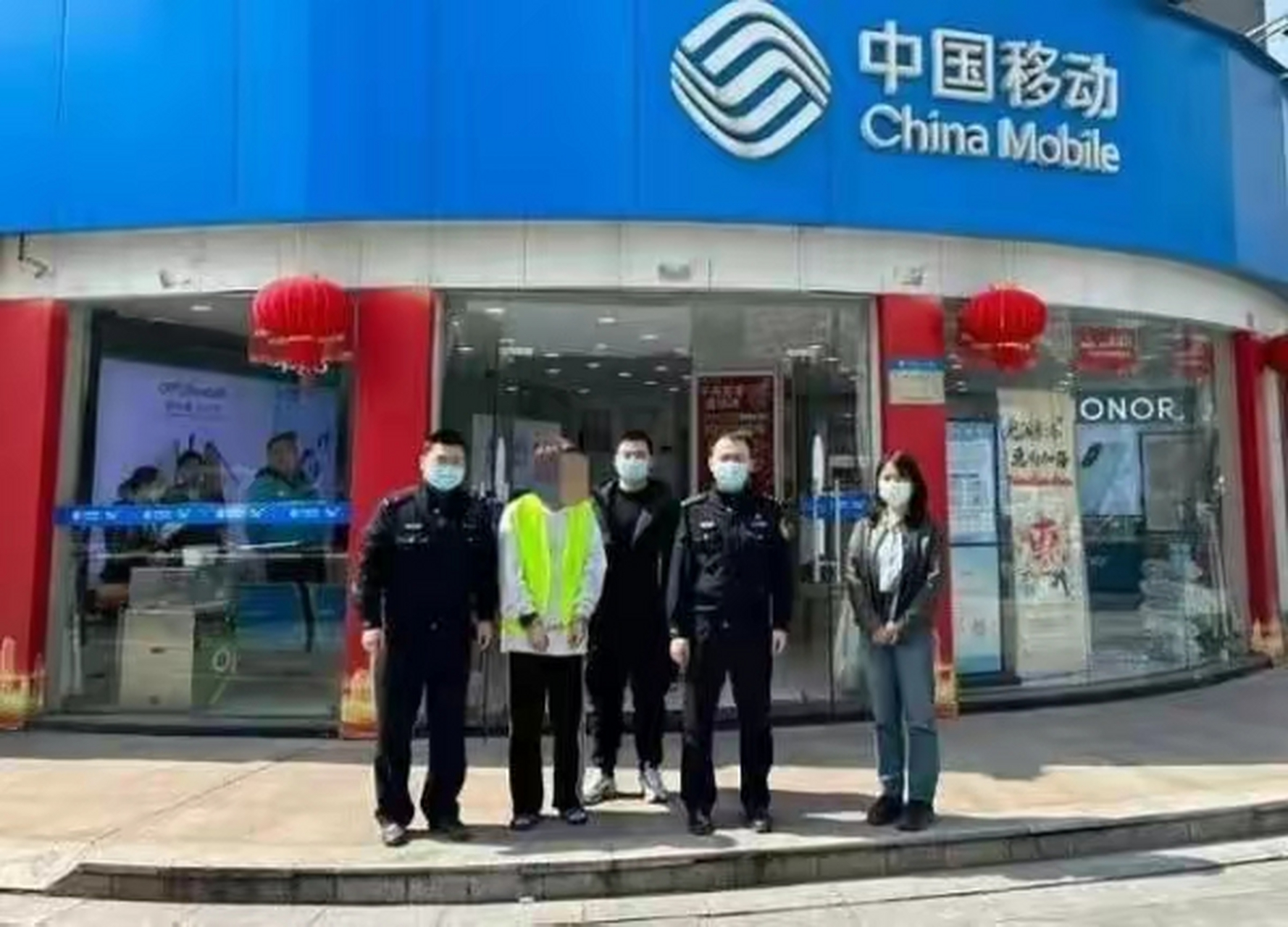 近日,钱塘区公安分局金沙湖派出所民警韩佳鸣2小时内快速侦破一起盗窃