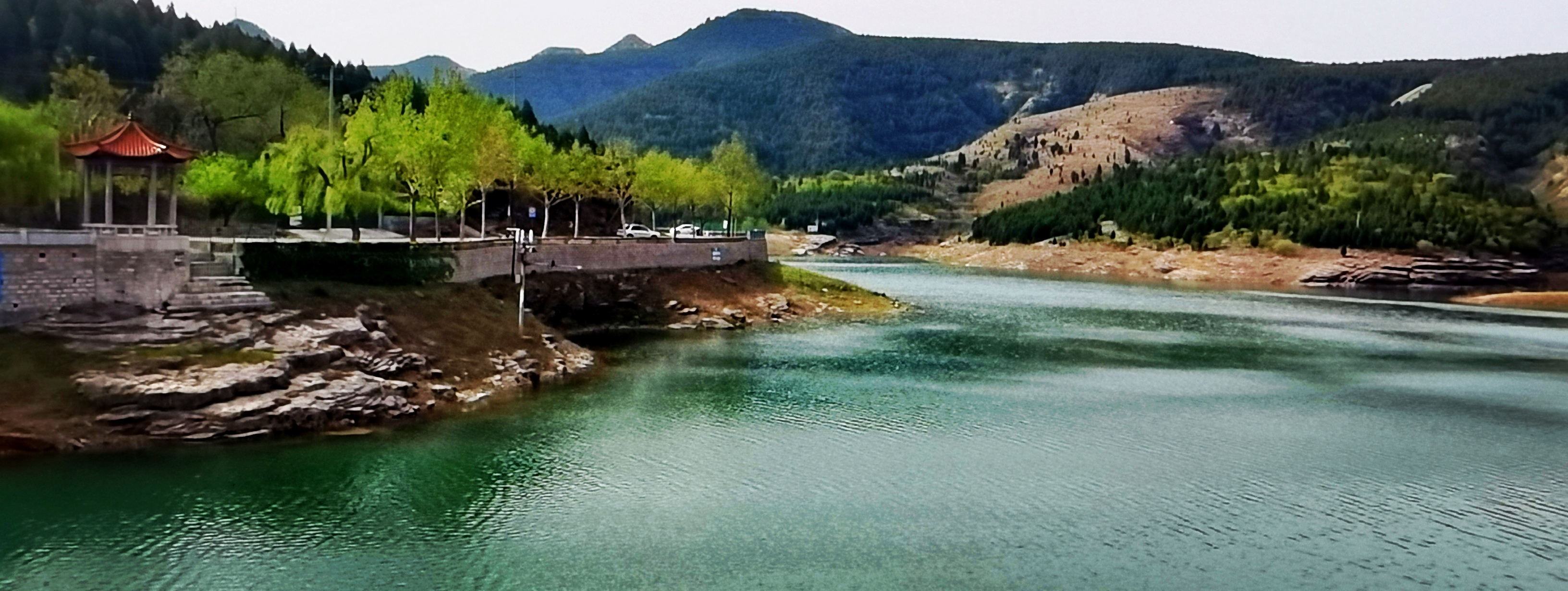 浆水泉风景区的春