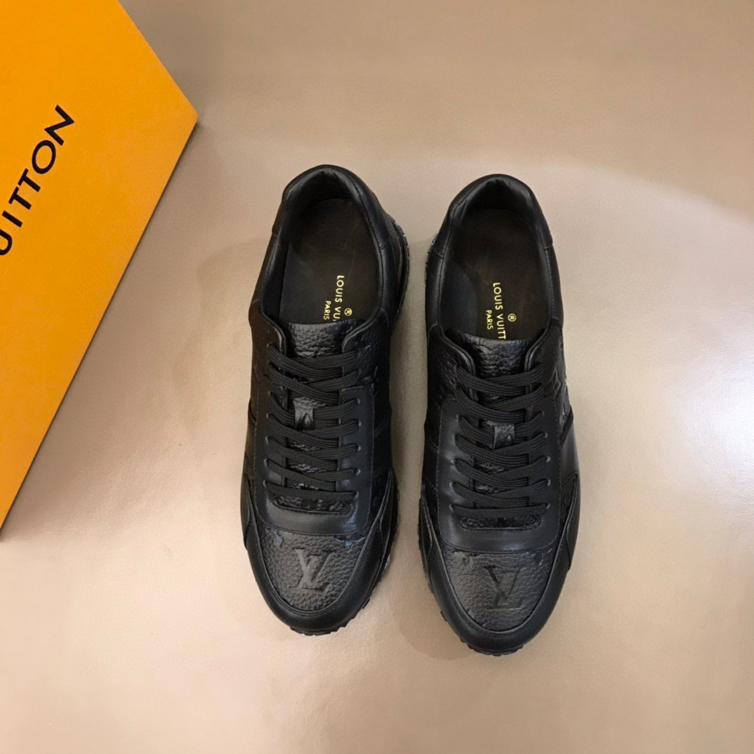 lv"黑武士"运动鞋外观设计极为沉稳大气