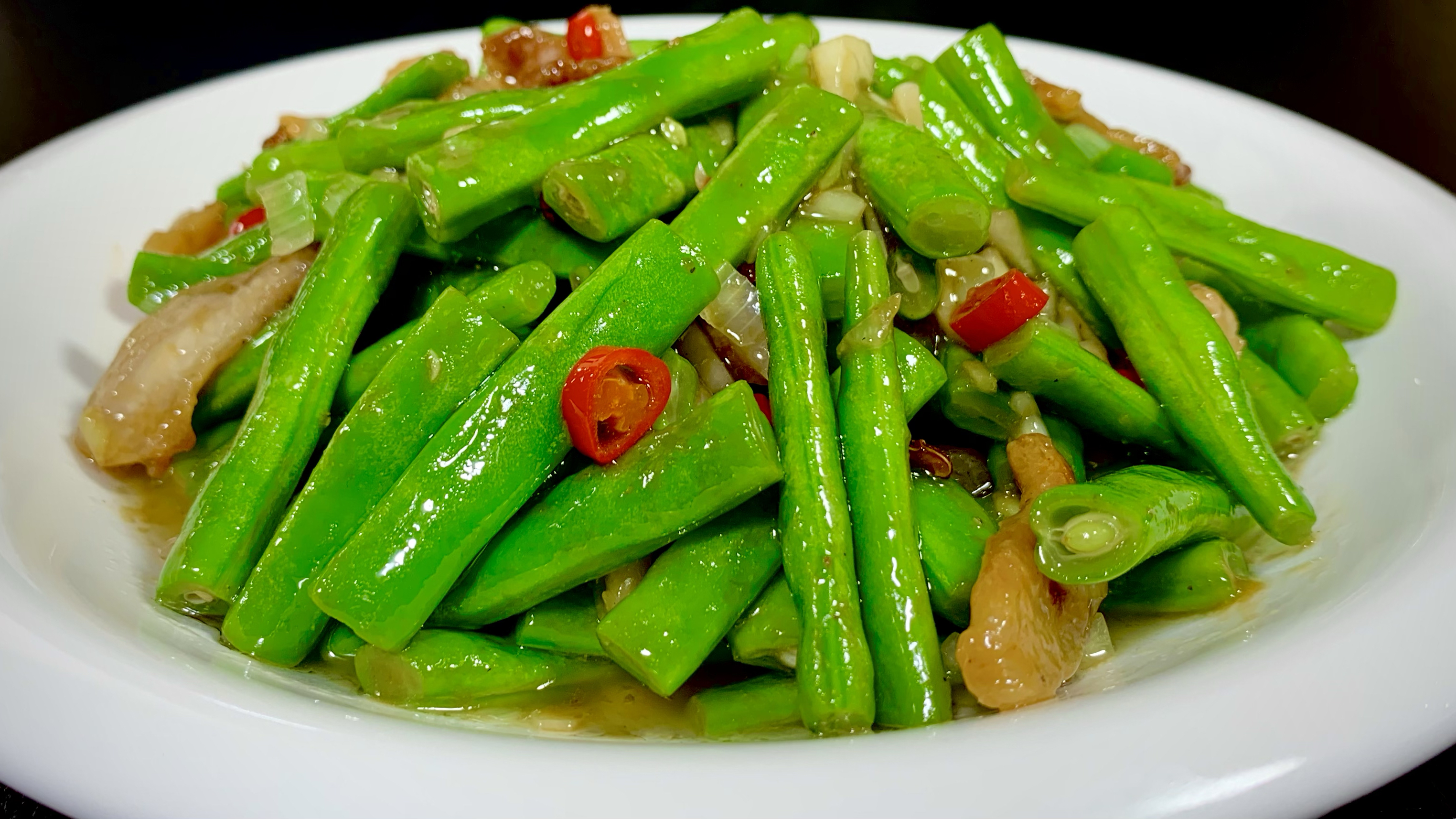 四季豆有人焯水,有人直接下锅炒,难怪不好吃,大厨教正确的做法