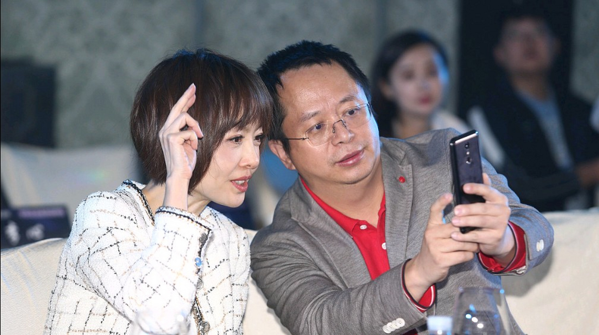 根据周鸿祎与胡欢签订的《离婚协议书》,周鸿祎拟将其直接持有的公司