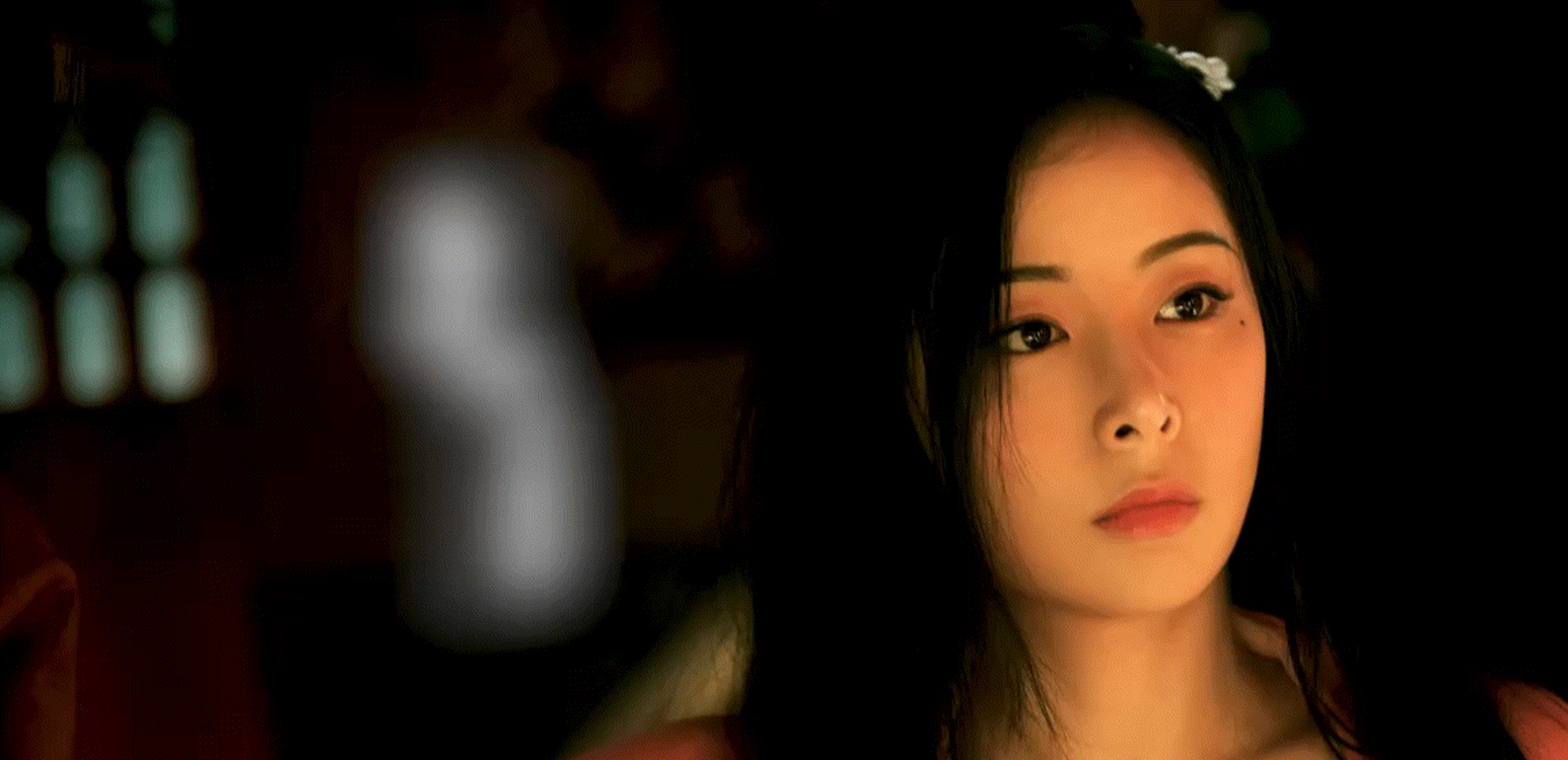 在《长安十二时辰》中,高叶饰演李香香,惊鸿一瞥,寥寥几笔,但演出了