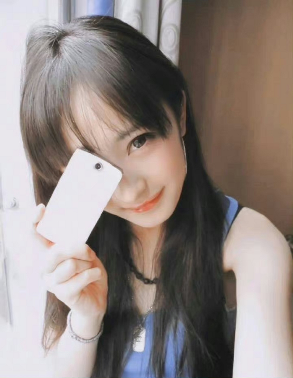 杨幂旧照# #杨幂绝美照片# 杨幂是地道的北京南城胡同小妞,97首次"