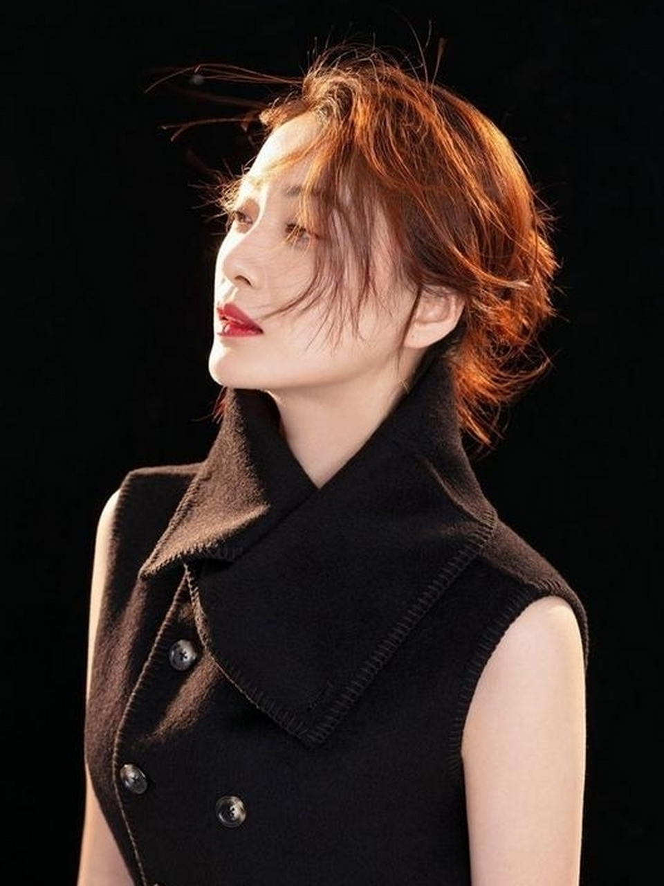 徐梵溪追求着平淡低调,演技迸发着光芒 她饰演过渔家女白莲花,角色的