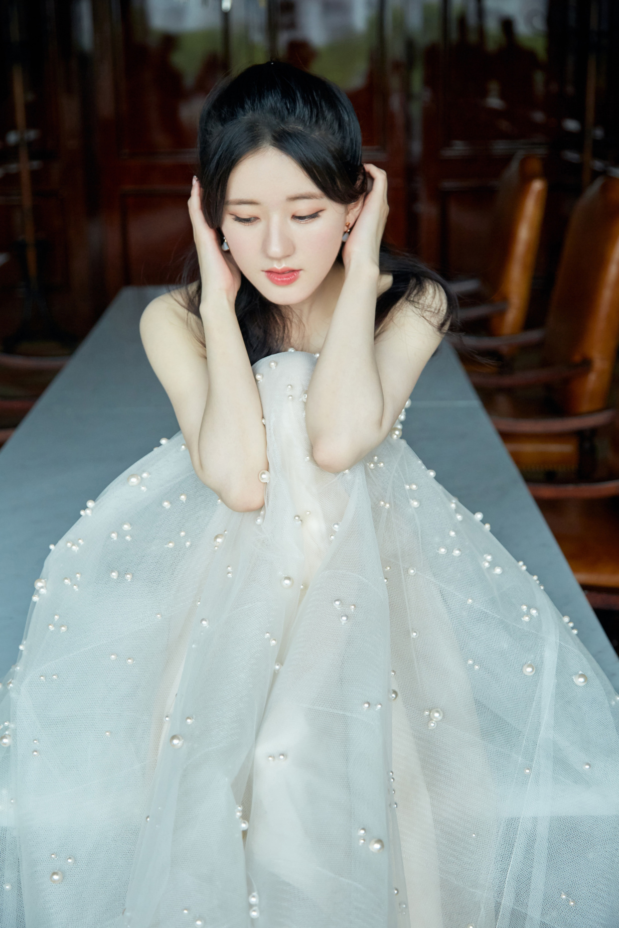 赵露思蝴蝶结轻纱抹胸长裙