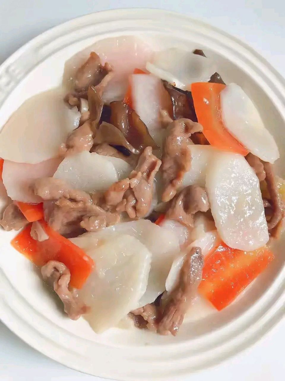 今晚的晚餐是山药炒肉,口感绝佳,回味无穷!
