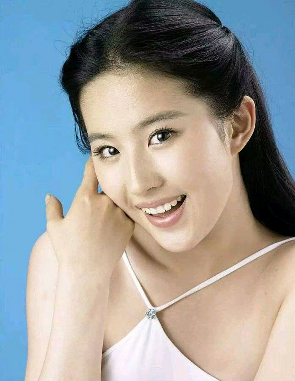 刘亦菲笑起来真好看