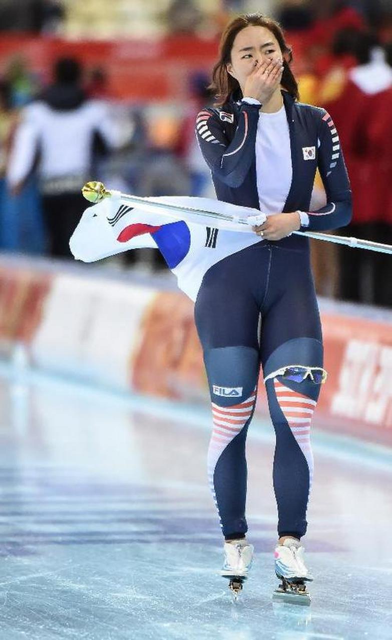 李相花,1989年2月出生于韩国首尔,韩国速度滑冰运动员,速滑名将.