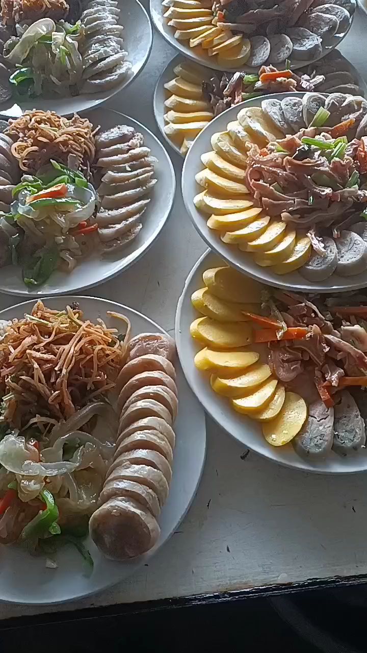 大席的凉菜拼盘.