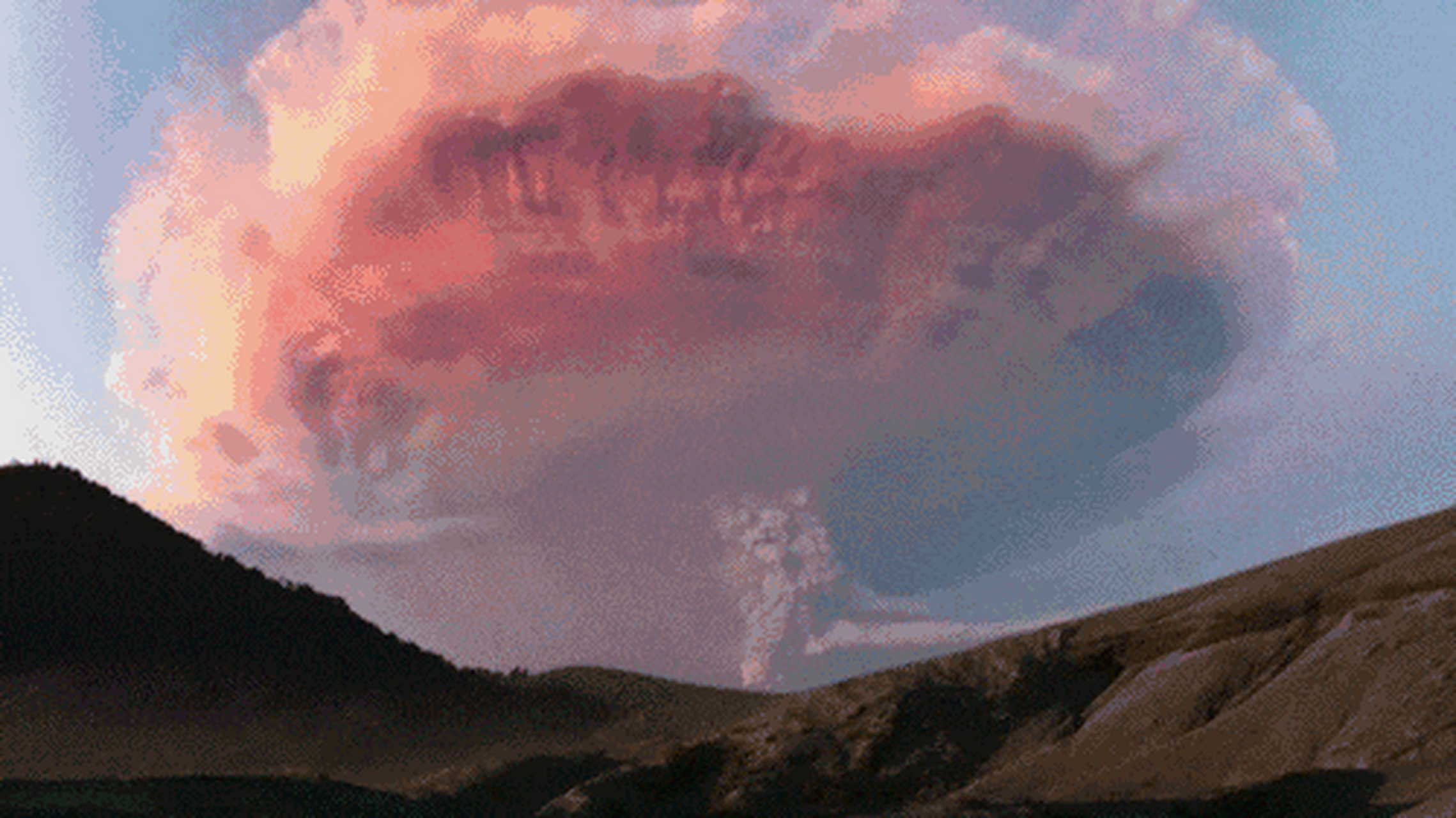 灾害# "超级单体雷暴"在英文中通常被称为"supercell thunderstorm"