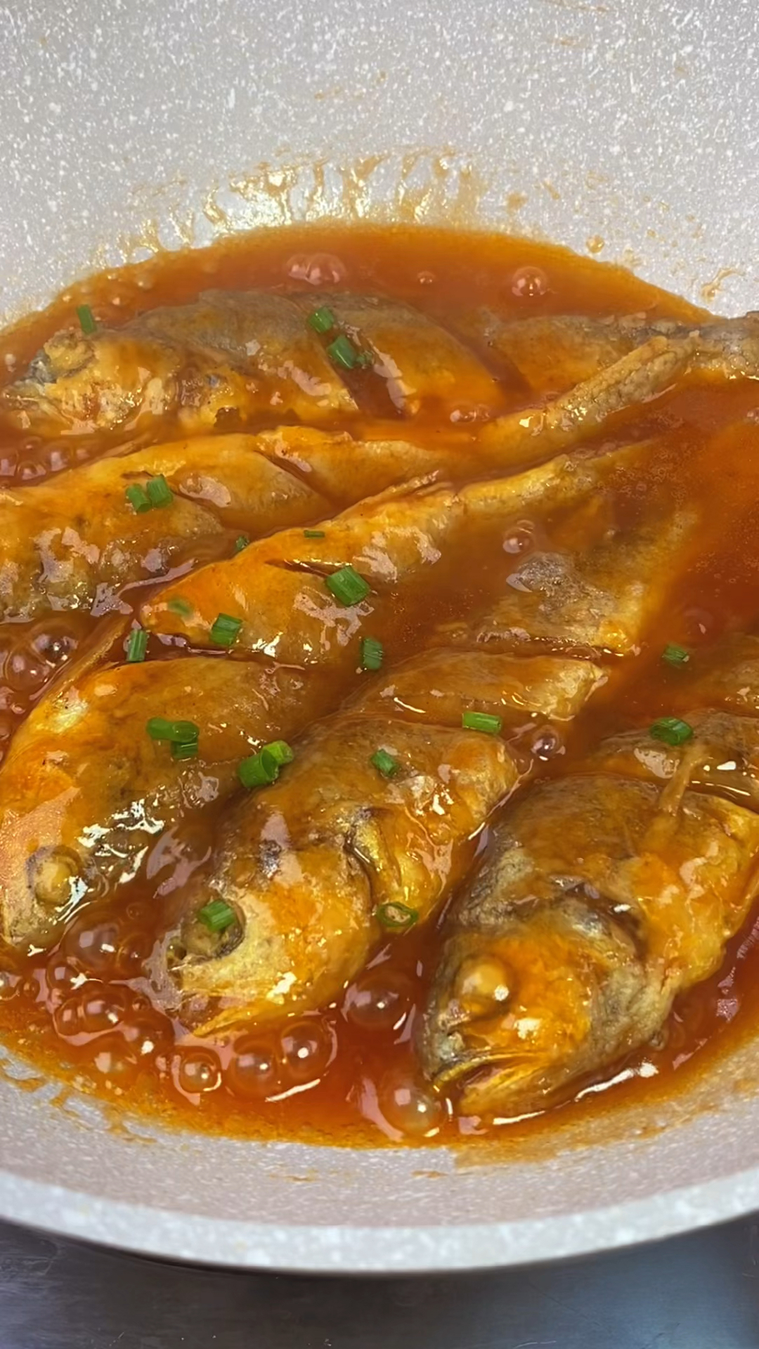 糖醋鱼酸甜美味,这样做简单方便,再也不用去调糖醋汁了