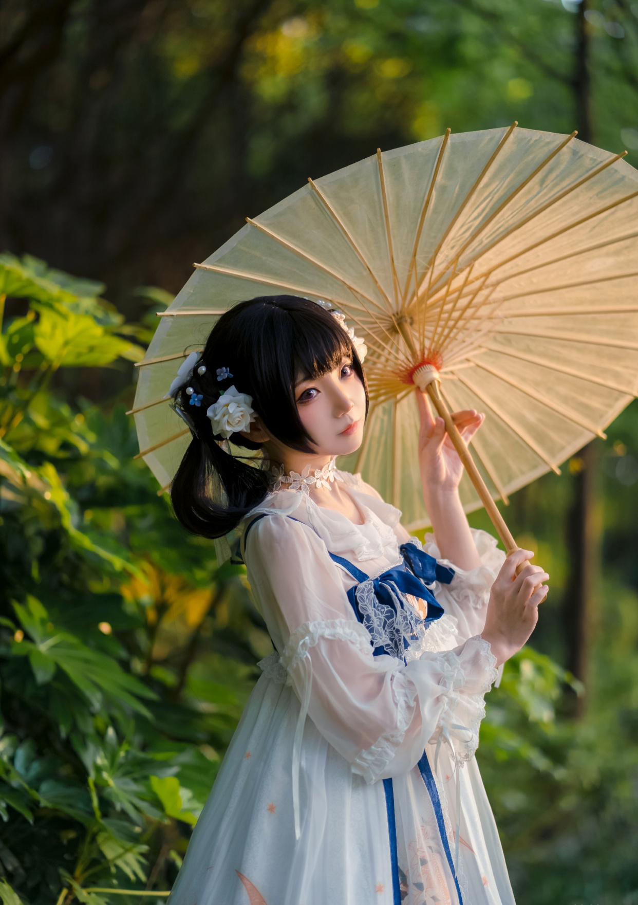 楚楚动人的洛丽塔小姐姐,在黄昏里撑一把油纸伞,温婉且动人