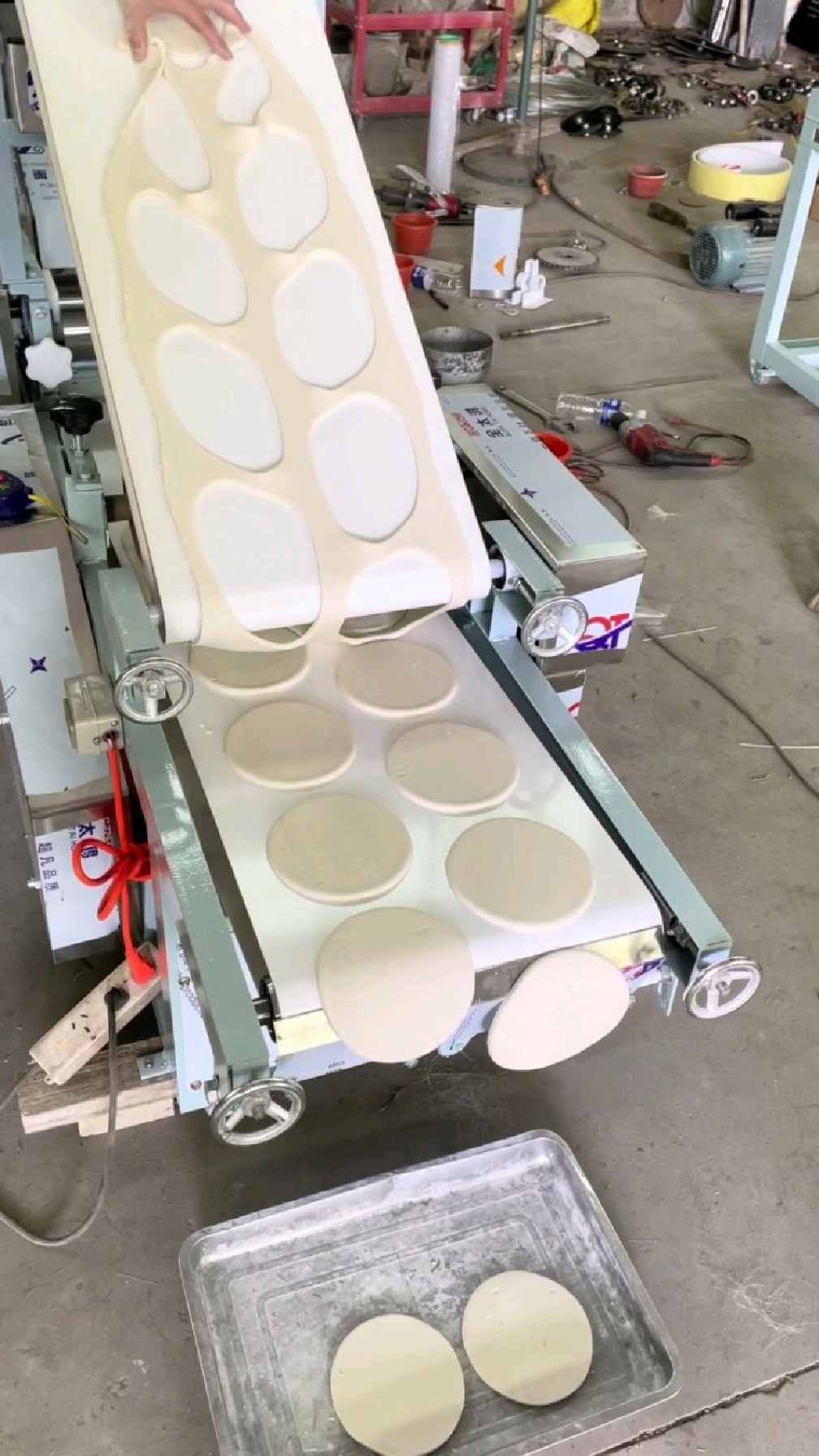 全自动一次成型烧饼白吉馍成型机