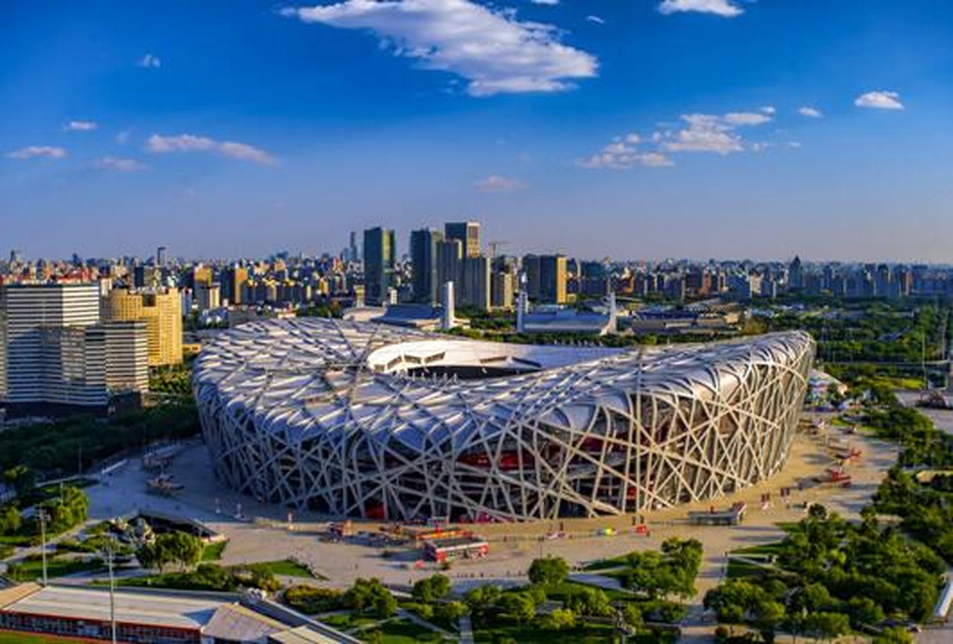2008年的北京奥运会盛世空前,然而中国花费34亿元专门修建了鸟巢.