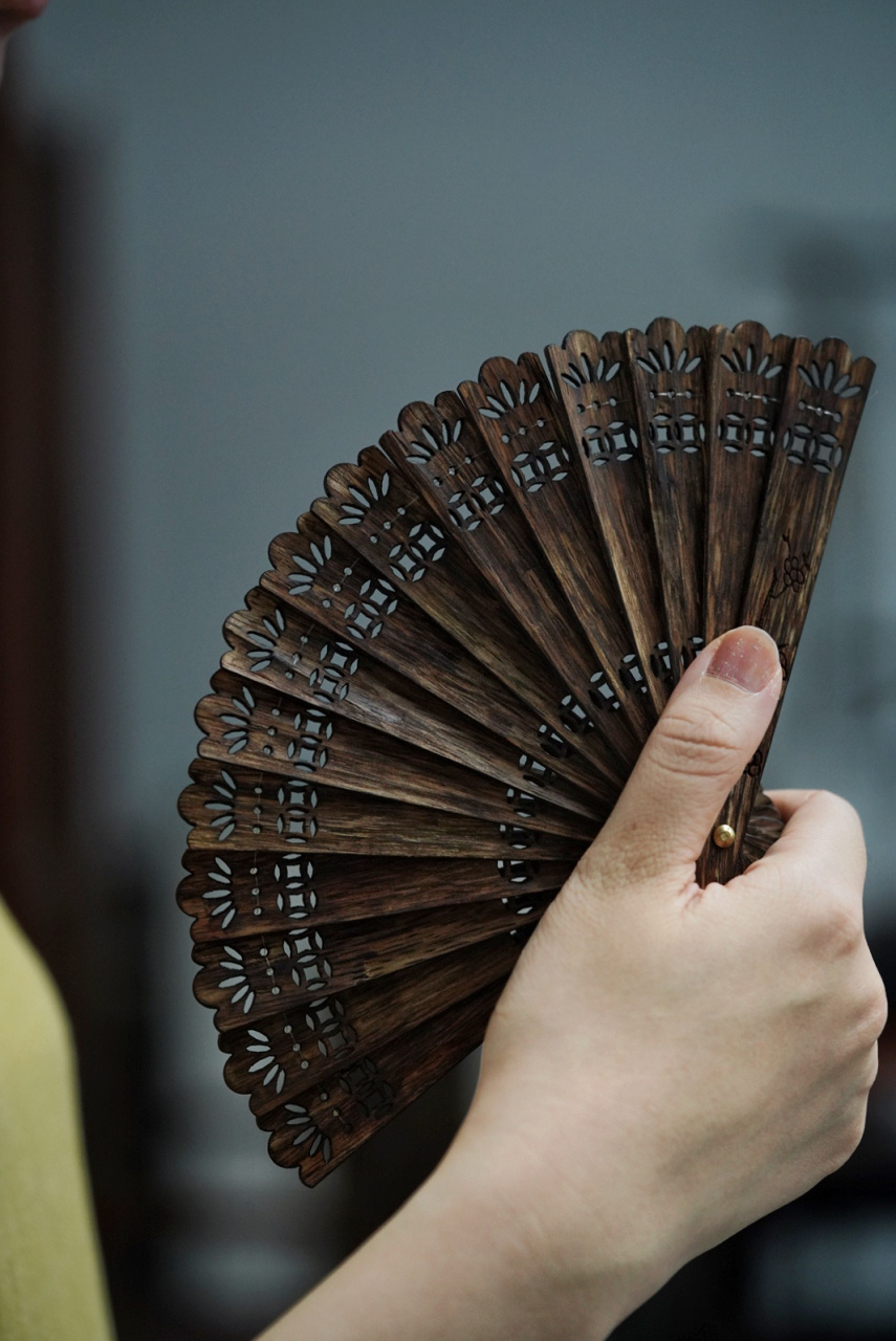 儒雅复古 ～越南芽庄沉香扇子 越南芽庄沉香扇子,纯天然养生摆挂件