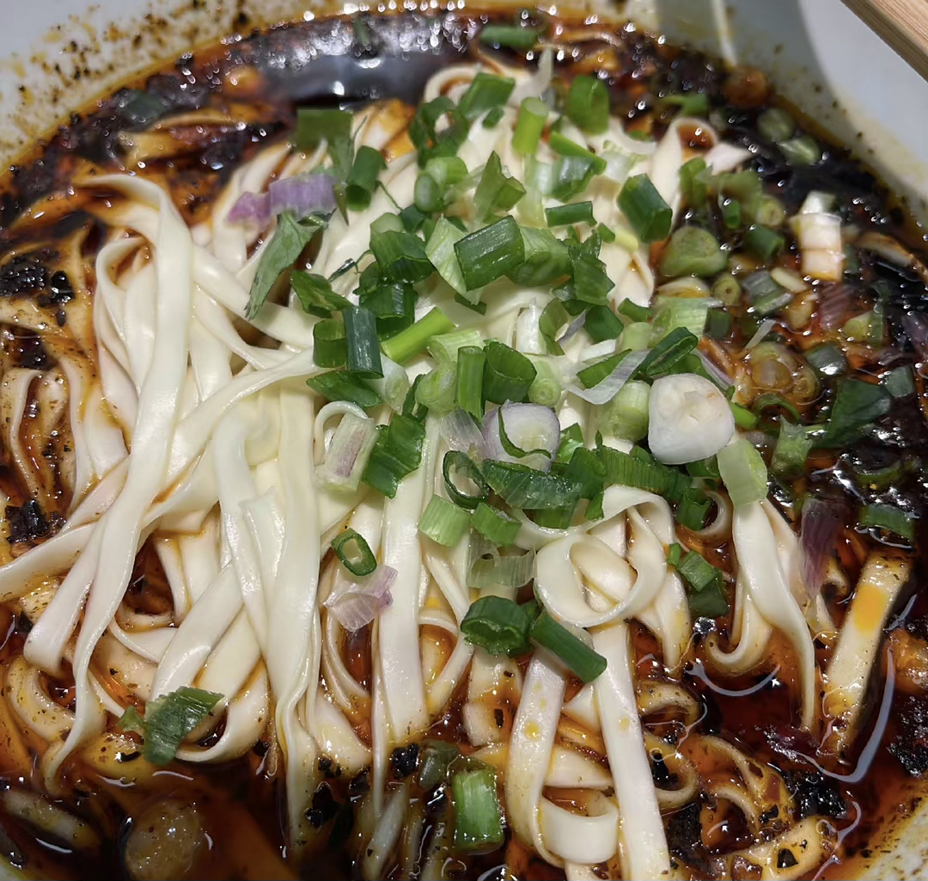 重庆有一种小面叫韭菜叶,你知道为何得名吗?