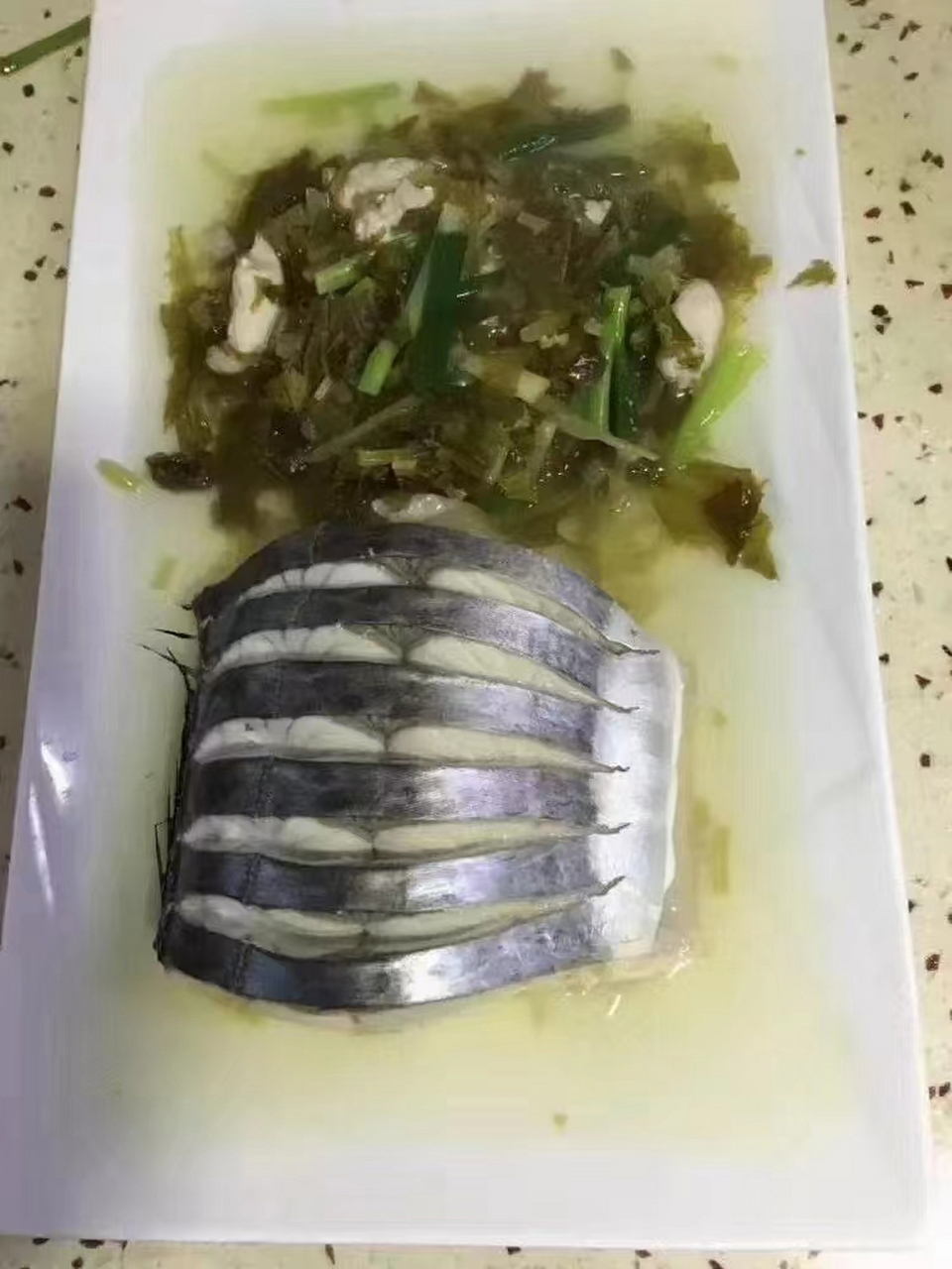 这是一条春天必吃的鱼,错过了,就要等一年,它叫川乌(又名:蓝点马鲛鱼)