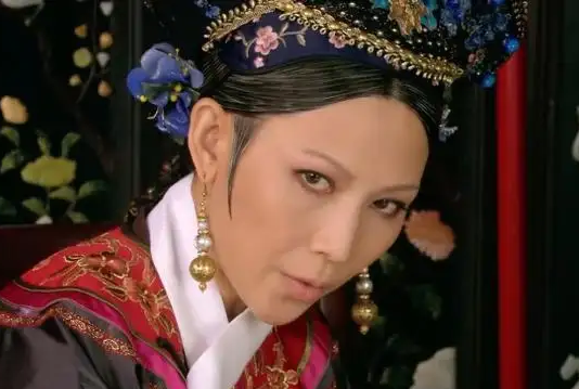 《甄嬛传》皇后,一对东珠耳环从生带到死,温柔简朴实则蛇蝎心肠