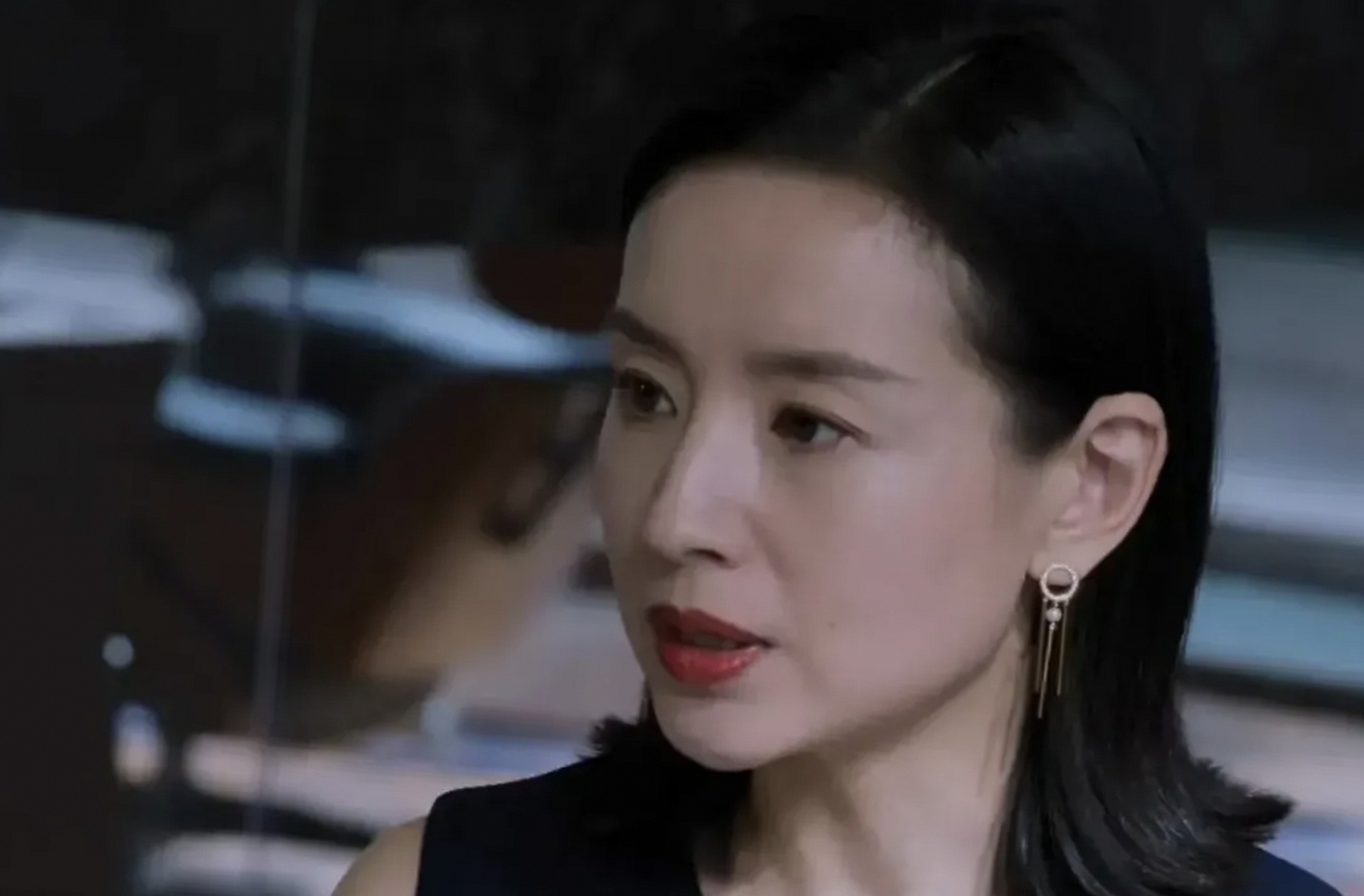 {不完美受害人} 81年的董洁看着好显老,眼袋重,法令纹深,但是真的好看