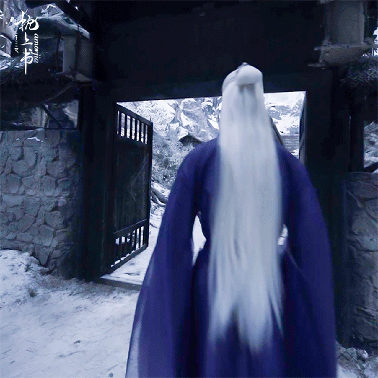 下面仙气飘飘的小仙男背影你get到了吗?