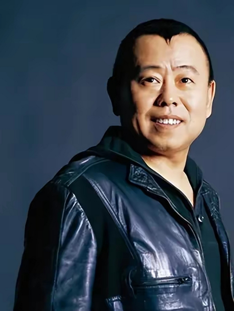 潘长江是中国内地著名的喜剧演员,但他的一些言行却让人们对他的评价