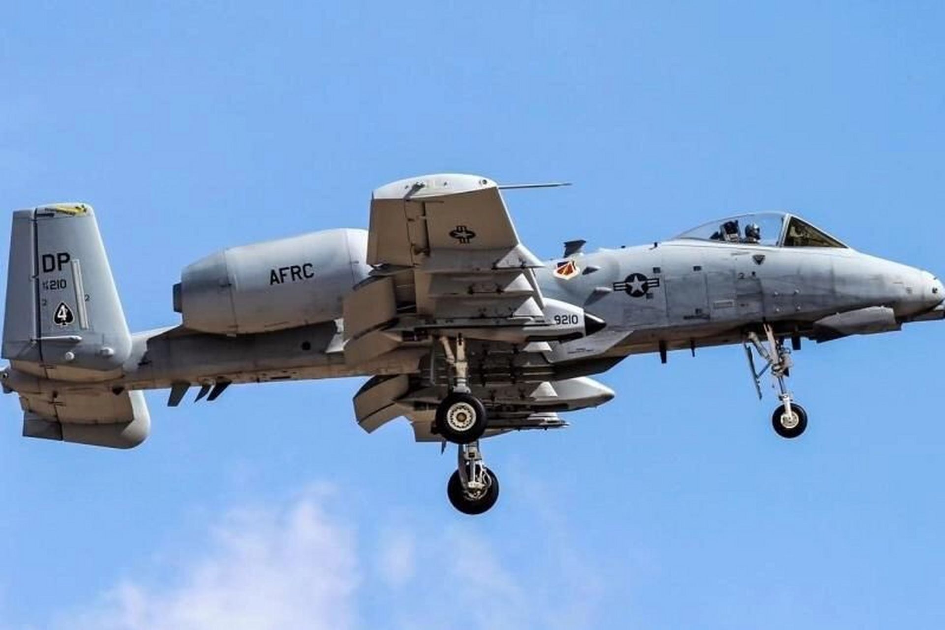 舔地狂魔  a-10疣猪攻击机