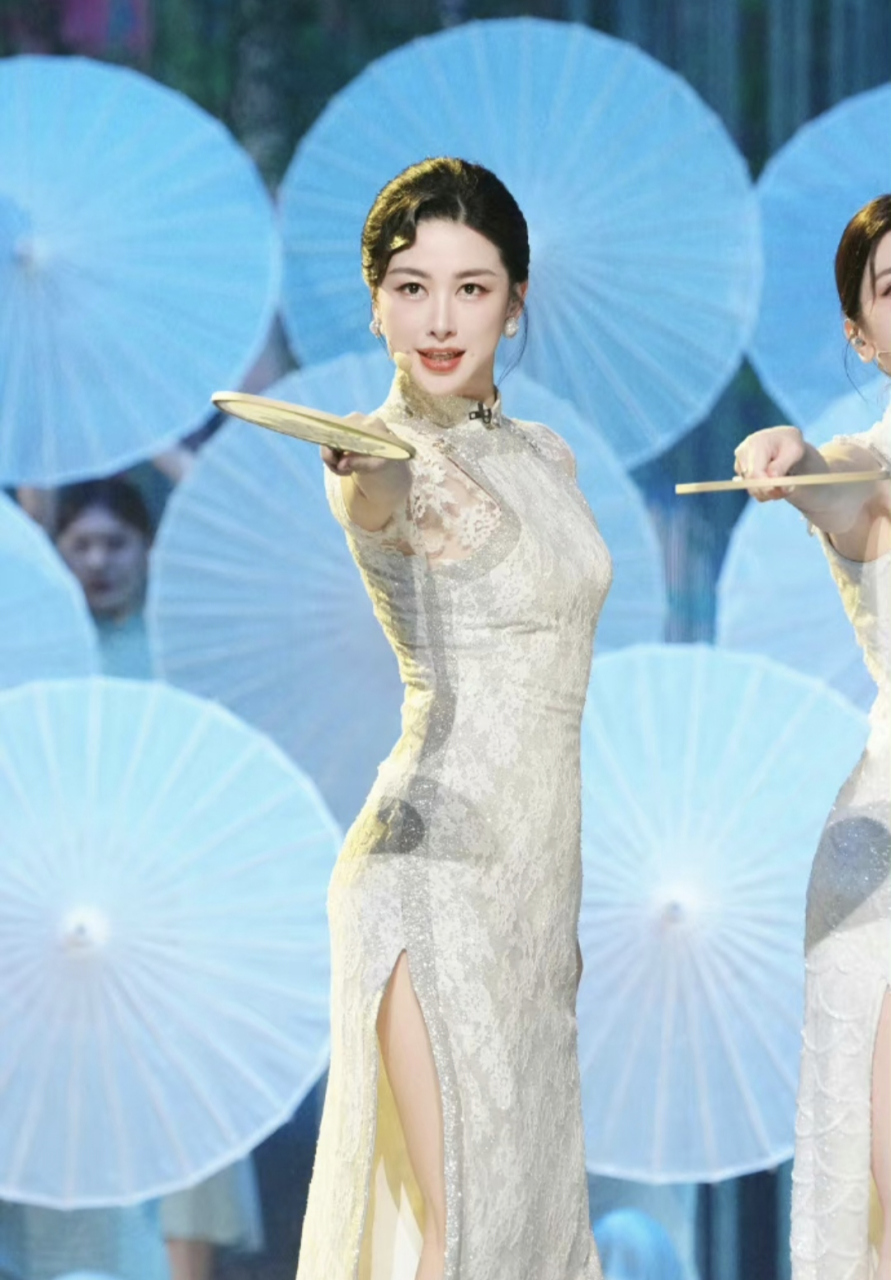 《乘风2023》朱珠穿旗袍好美,心动了吗你?#我和ai有话说