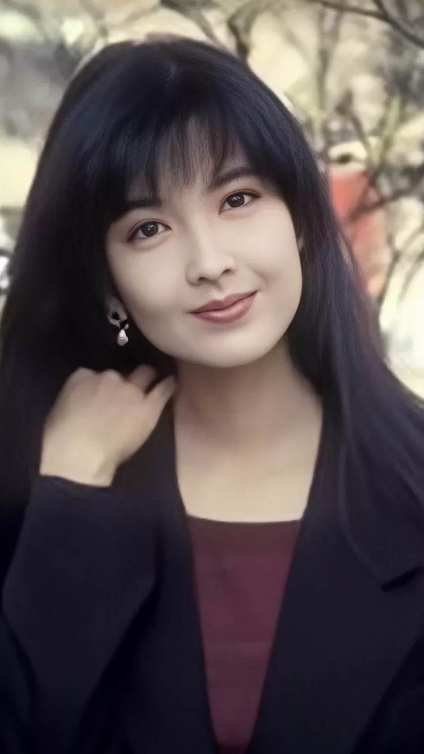 中国香港十大美女排行榜,个个闭月羞花,朱茵只能排榜十