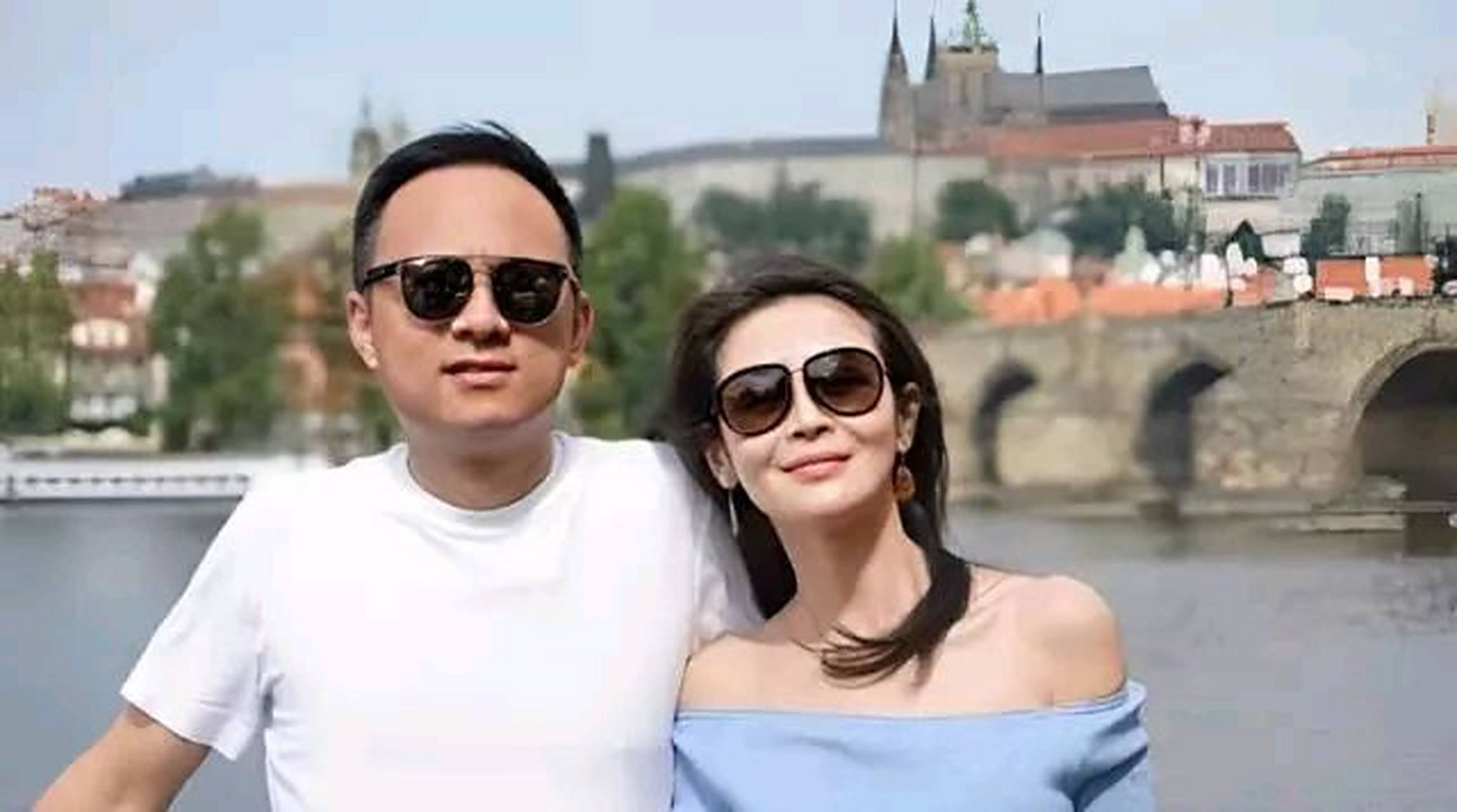 看看两个人是不是有夫妻相?#于明加