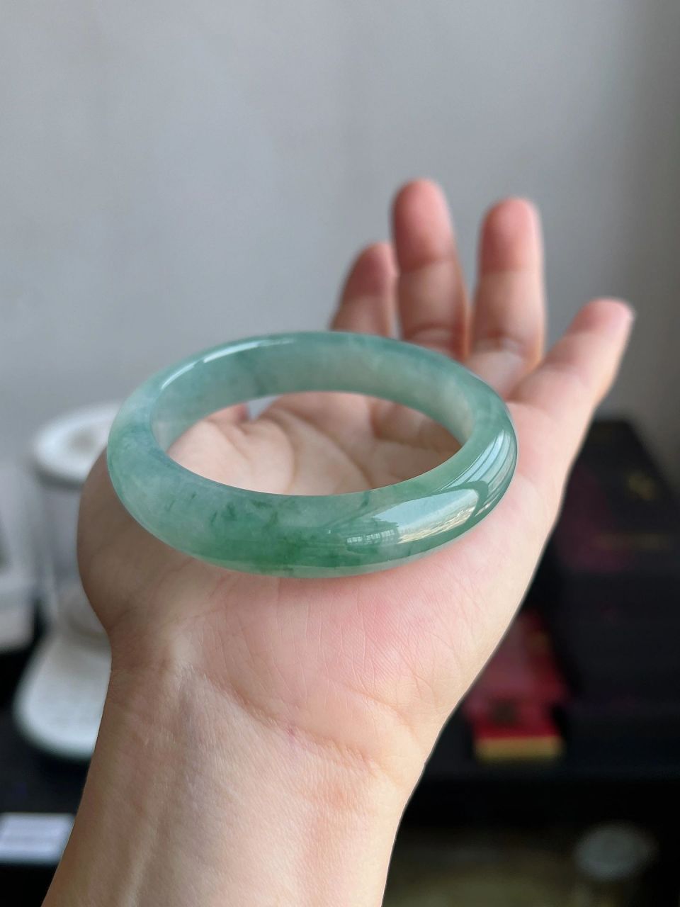 3千左右翡翠手镯图片(三千块钱能买到怎样的翡翠手镯) 第1张
