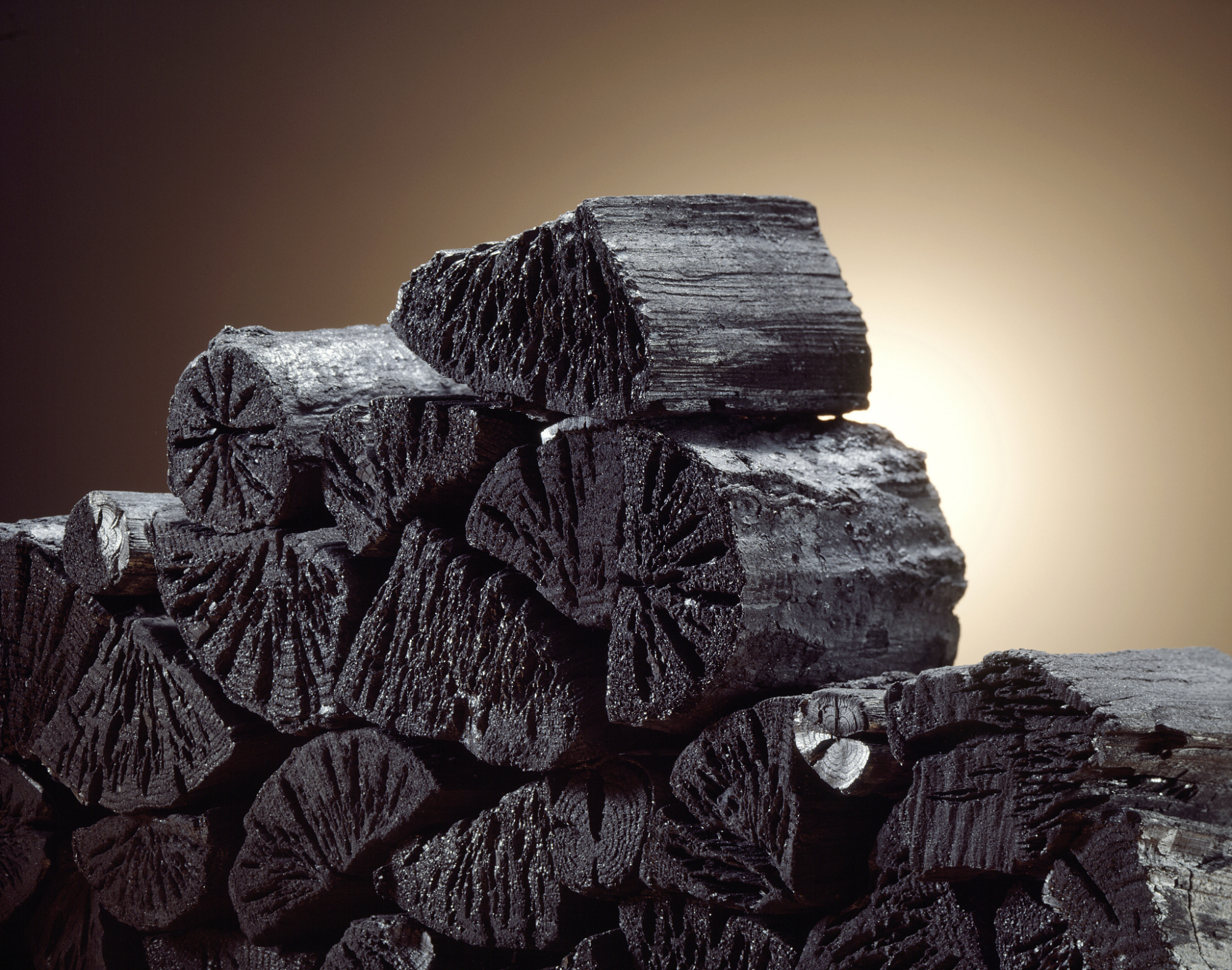 女孩下单订木炭后又取消,吓坏外卖小哥,赶紧报警