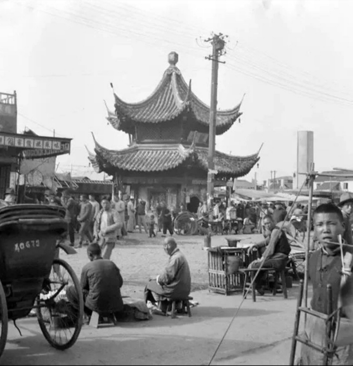 二十世纪四十年代,南京老照片,夫子庙大成殿前的亭子,保存非常完好,古