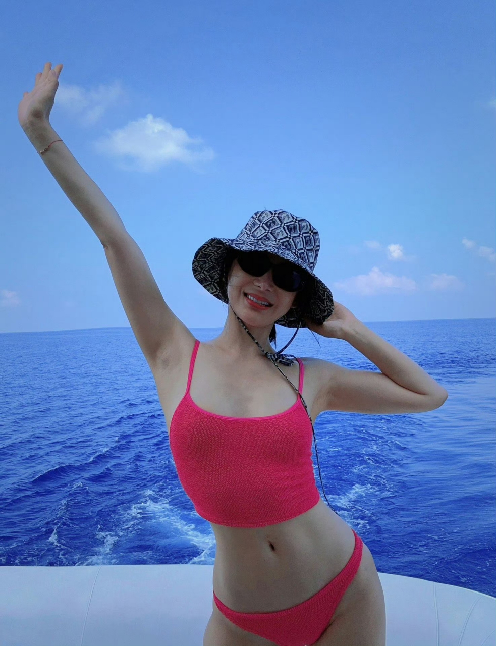 袁姗姗马尔代夫旅游照,风景好美.