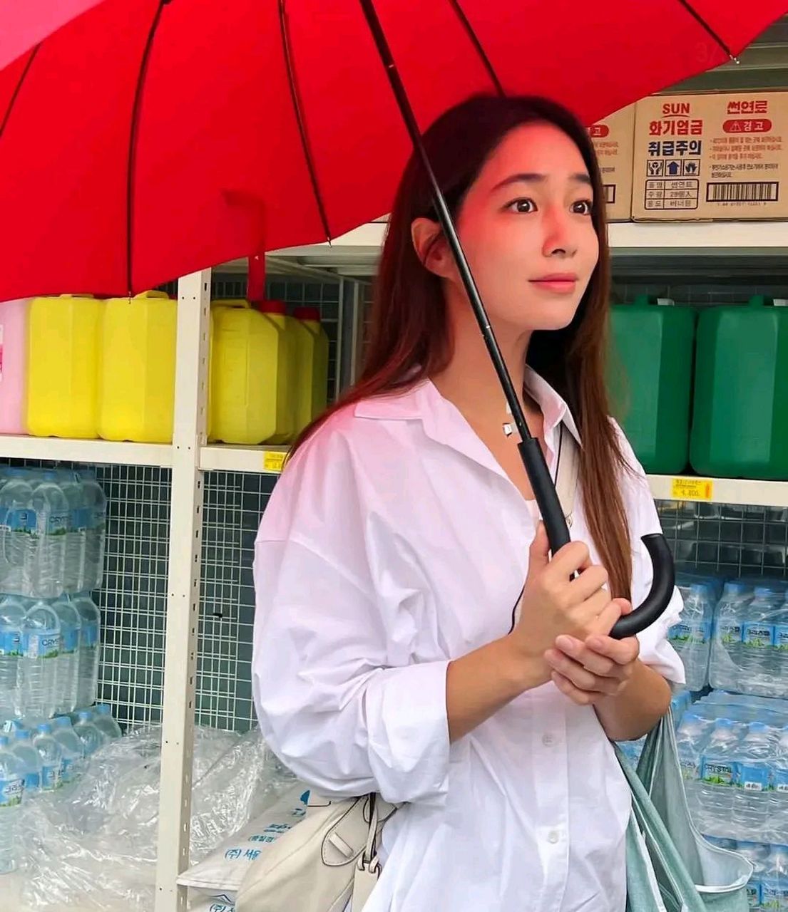 演员李秉宪的妻子李敏贞通过自己的instagram发布了照片.  公开的照片