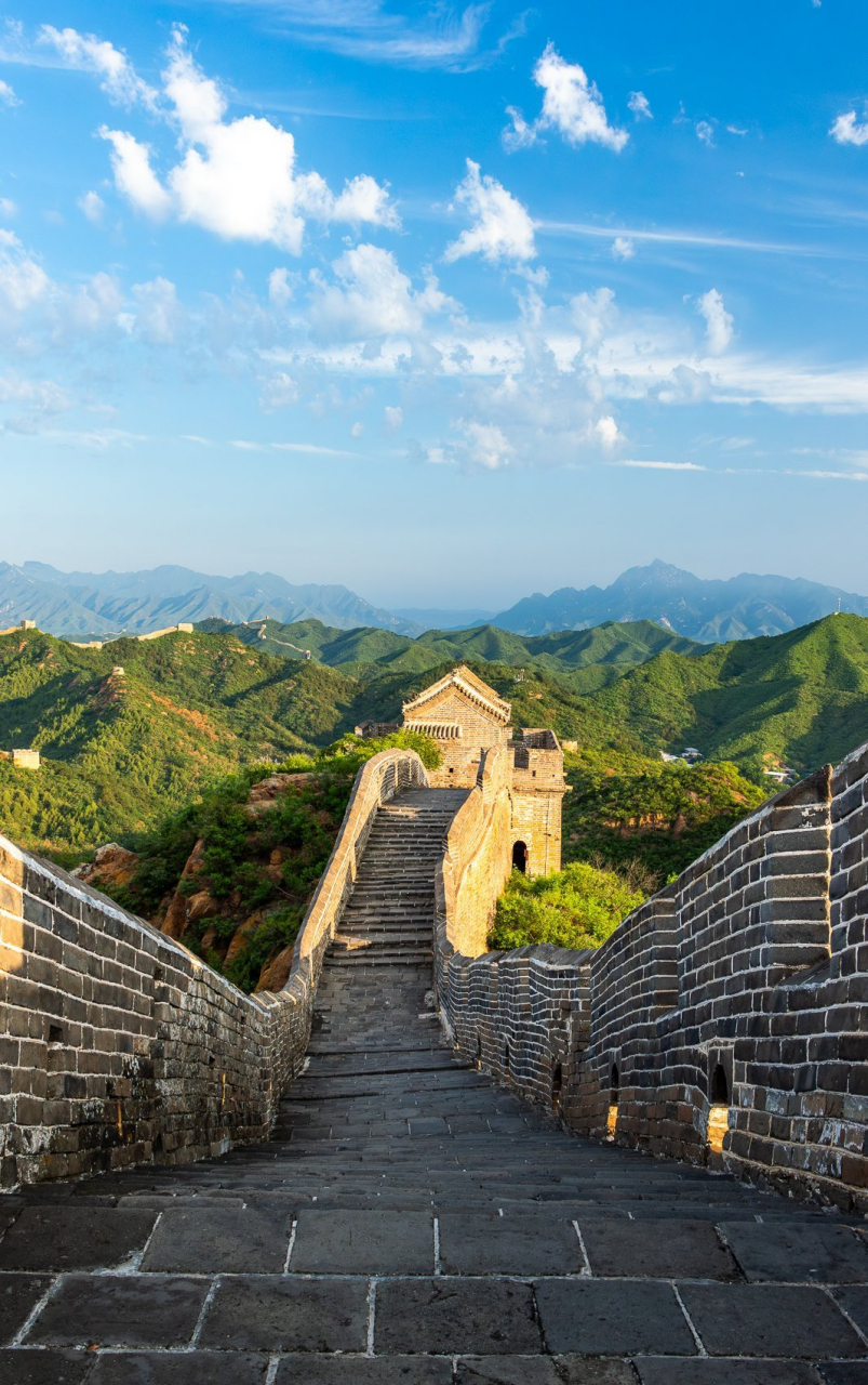 【蓝天白云,金山岭长城】万里长城,金山独秀,蓝天白云掩映壮美山河!