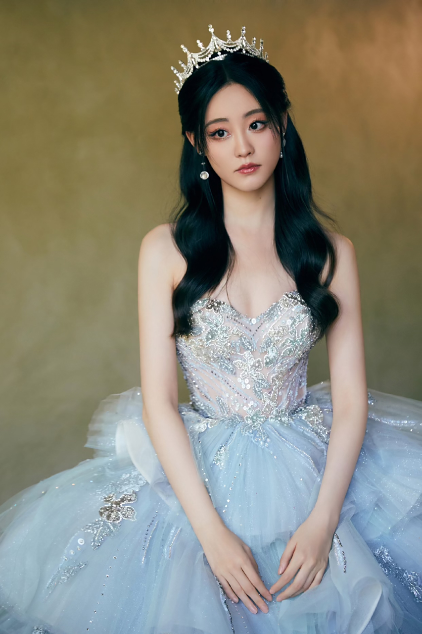 祝绪丹总是能穿出自己的味道!