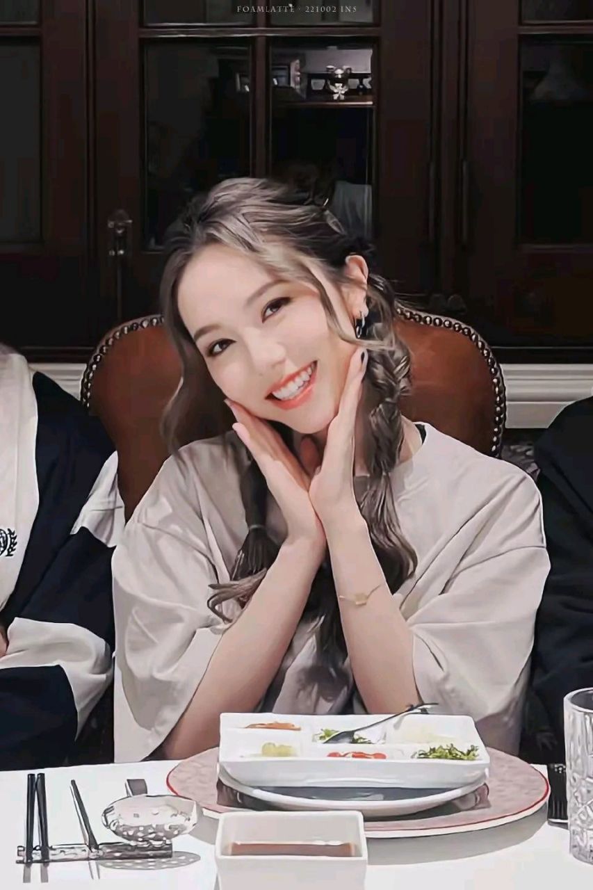 邓紫棋被拖欠1630万出场费.