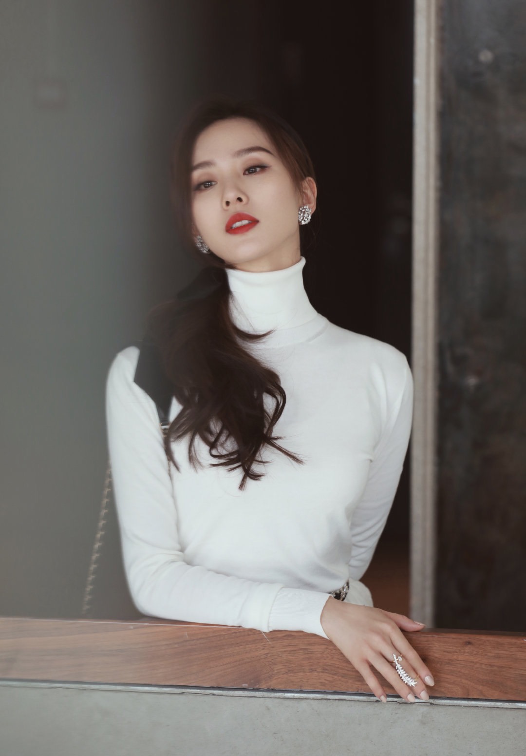 刘诗诗初冬午后大片曝光,气质温柔优雅,美哭了!