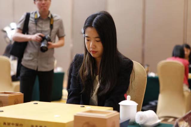 围棋女棋手范蔚菁图片