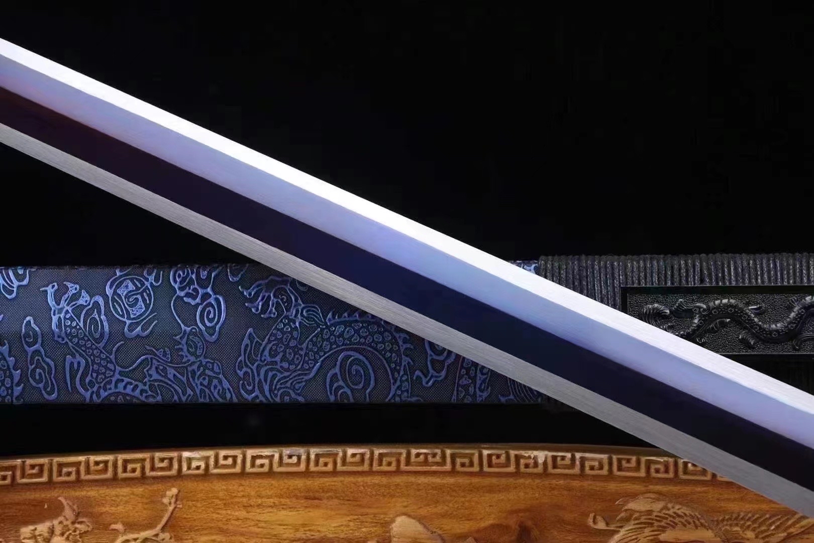 鉴赏:八面汉剑龙啸