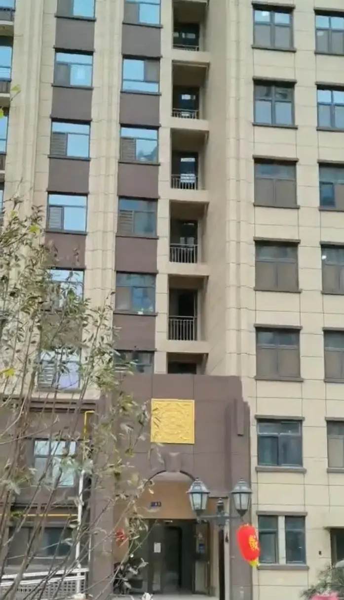 邢台 大河时代小区交房被质疑安全措施不到位