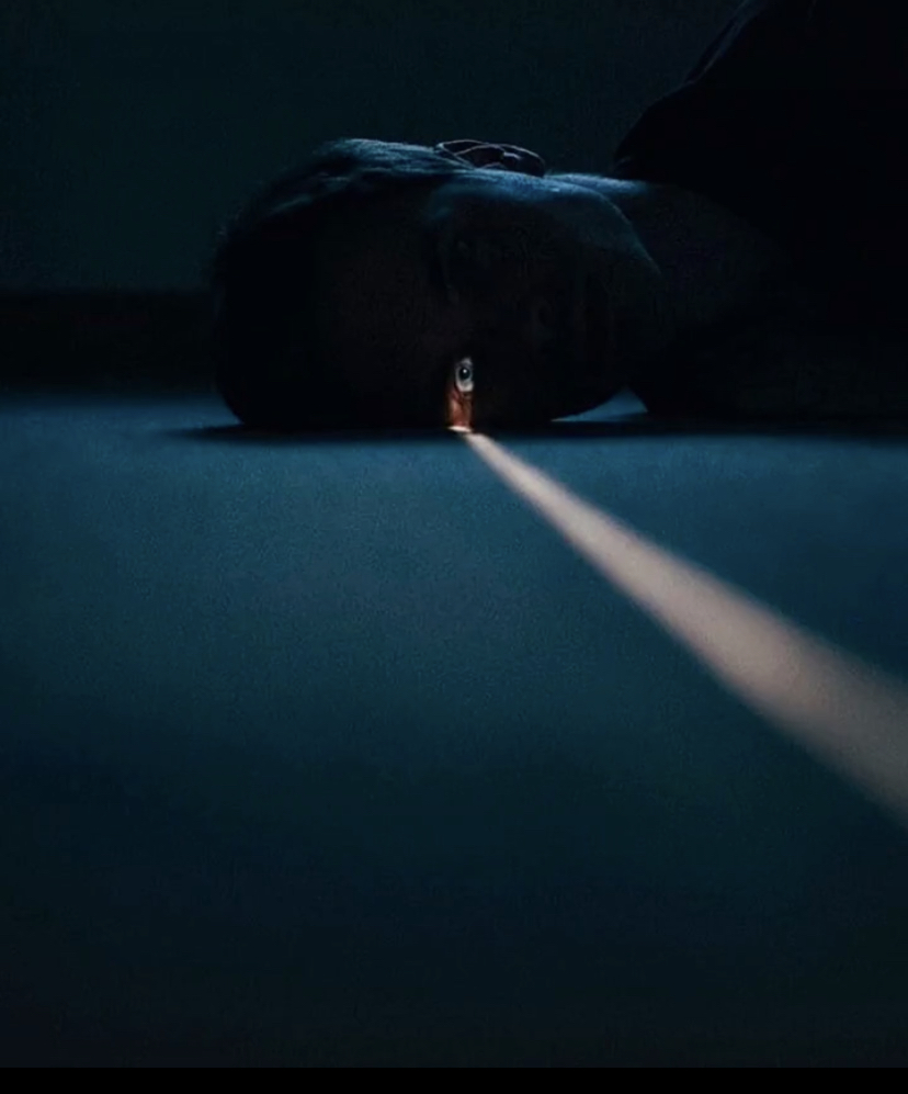 当一束光照进黑暗,那么这束光就有罪